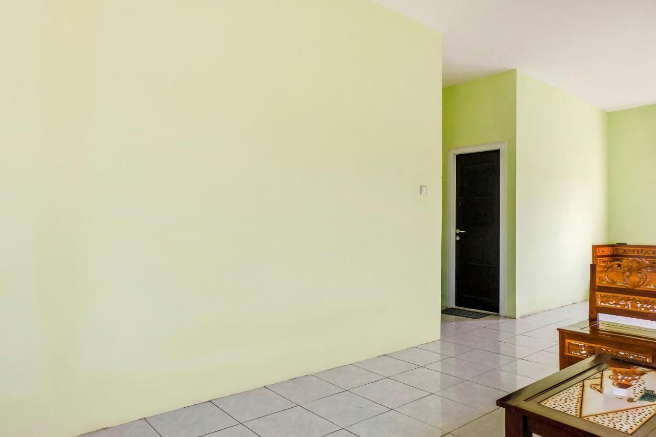 Spot On 2081 Sriwijaya Family Residence Lawang Exterior photo