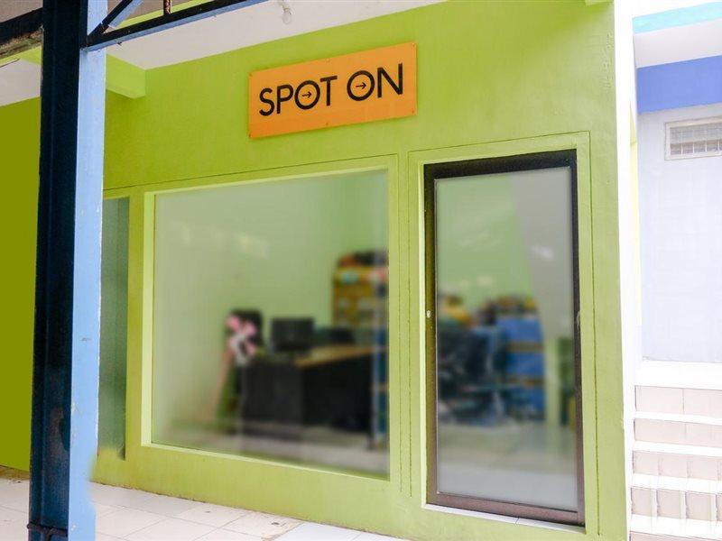 Spot On 2081 Sriwijaya Family Residence Lawang Exterior photo