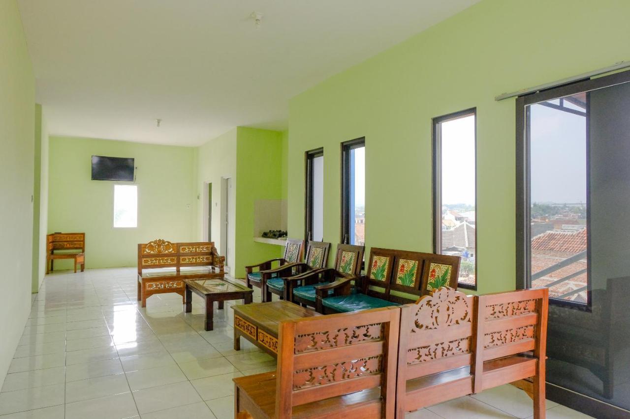 Spot On 2081 Sriwijaya Family Residence Lawang Exterior photo