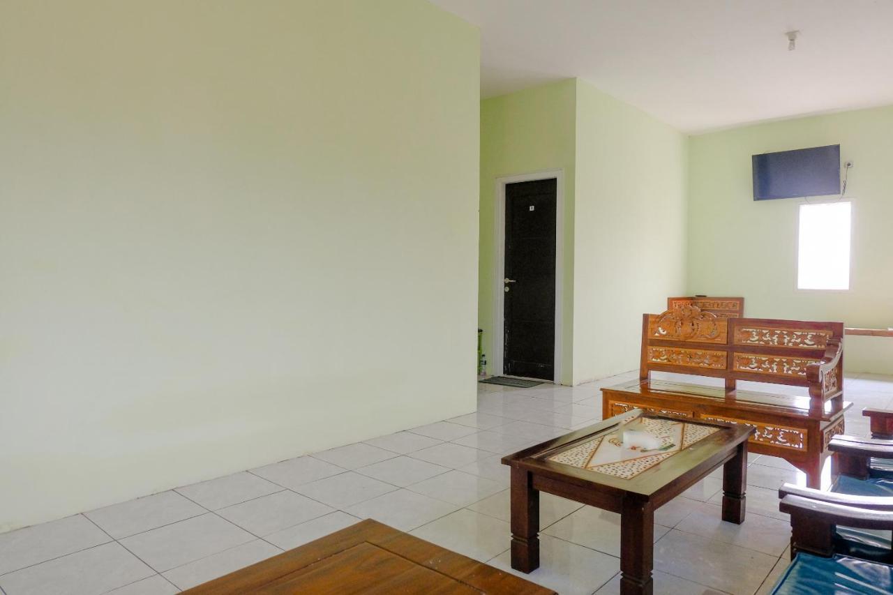 Spot On 2081 Sriwijaya Family Residence Lawang Exterior photo